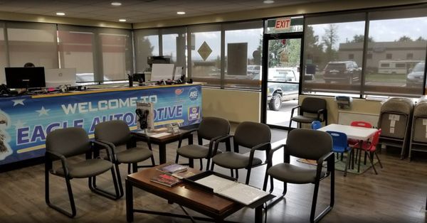 Waiting Room at Eagle Automotive Service in Littleton