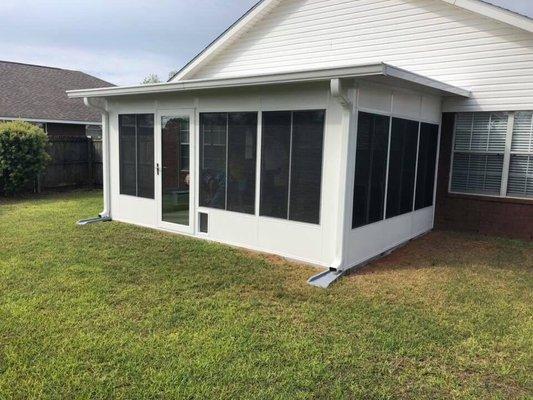 Sunroom with insulated roof system