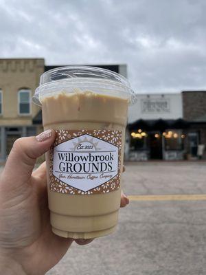 Latte in front of shop