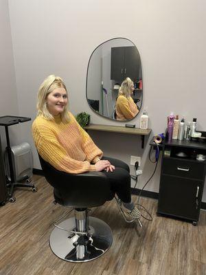 Hello Im Haley! I love the hair industry And I have my own private suite in Eagan and would love to meet you!