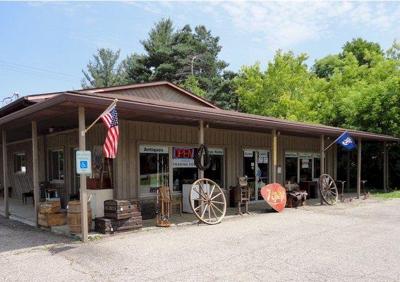 Hellebuyck's Trading Post