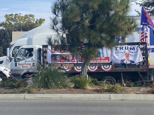 This business drove through Palo Alto honking non stop. Very unprofessional.