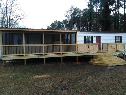 Deck with screened in room