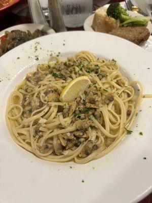 White Clam sauce linguine