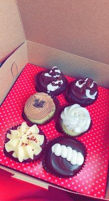 Chocolate icing w/ vanilla cake, Red Velvet cupcake, Wedding Cake, brownies cupcakes.