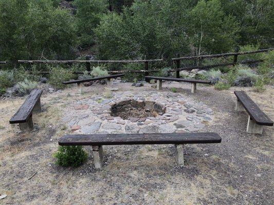 Group fire pit