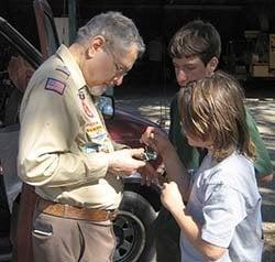 Darryl Widman helping Scouts at 2005 Jamboree-on-the-Air