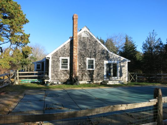 Downtown Edgartown Home with 4 bed 3 bath and on 1 acre.