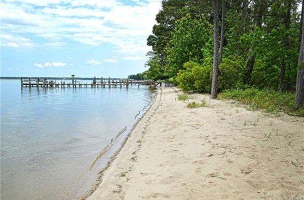 GWYNNFIELD SUBDIVISION BEACH IN TAPPAHANNOCK,VA