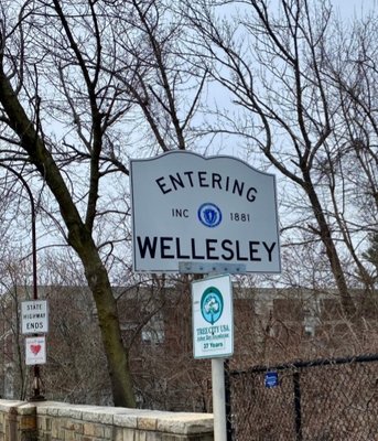 Entering Wellesley sign. Welcome to Wellesley sign