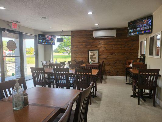 This a look at the tables and dining area.  Very clean.