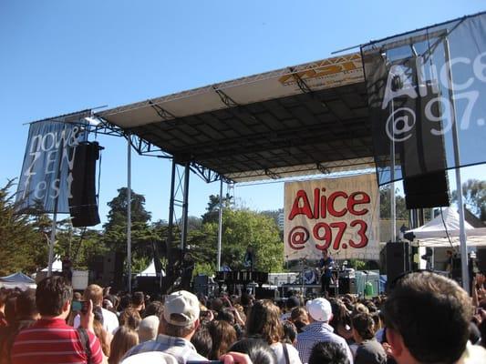 Near end of day for last act, the audience turned into standing room only. Cover your picnic lunch for it can get dusty!