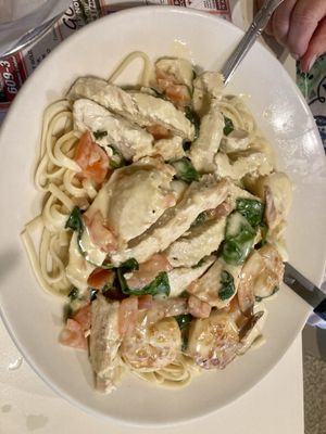 Special - chicken limone (more like Alfredo sauce) large, quality shrimp!