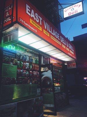 Entrance. Clean old school bodega