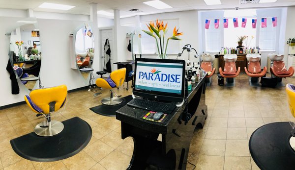 There isn't another salon like Paradise.  When you walk into the building you can feel the Paradise Effect begin.