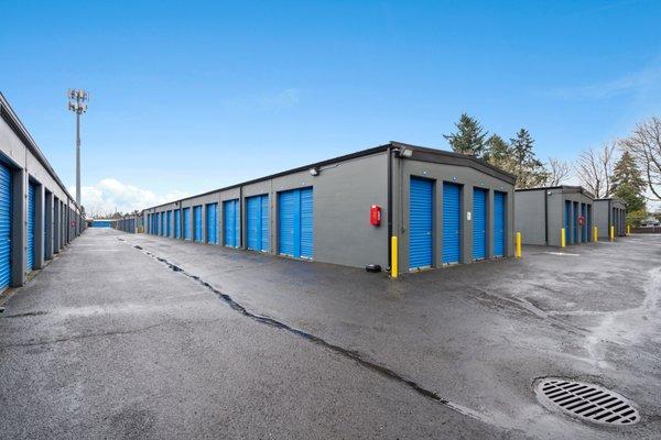 Drive up units at Glacier West Self Storage at 515 SE 157th Ave, Vancouver, WA 98684