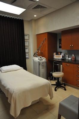 nice treatment rooms with the latest technology available