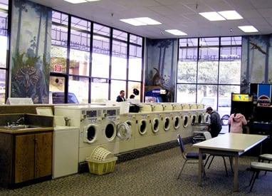 Plenty of upright washers, and big windows so you can always see your car, and the weather. Free wifi for rainy days!