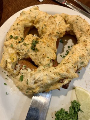 Crab pretzel