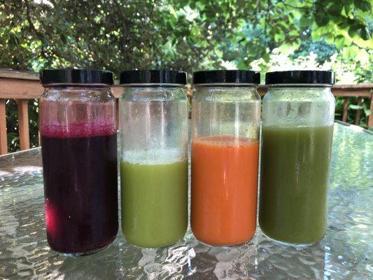 Raw Organic Vegetable Juice-Si fresh, custom blended, and delivered.weekly.