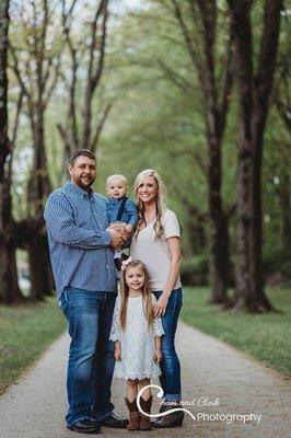 Beautiful family photo shoot at Dobbs park in Terre Haute