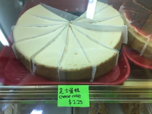 The cheesecake over here is taste so so so good and it have a good price !!!!