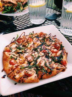 Pizza with balsamic glaze