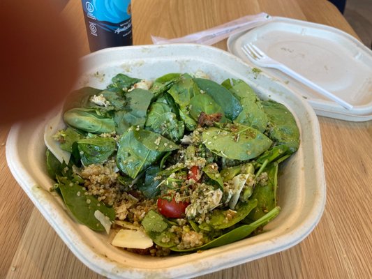 Roasted chicken, spicy broccoli, tomatoes, shaved parmesan, za'atar breadcrumbs, warm quinoa, baby spinach, sweetgreen pesto vinaigrette