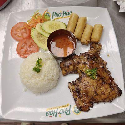 R23. Grilled Chicken and Fried Roll Plate