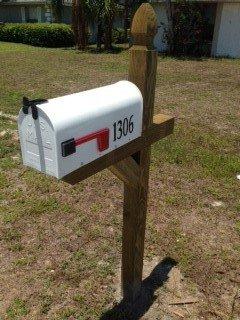 The Standard Wood Post/Aluminum Mailbox