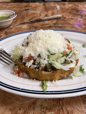 Carnitas sope