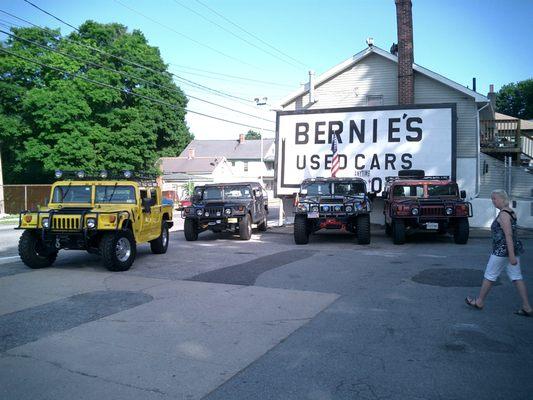 BERNIE'S HOST THE HUMMER CLUB 
 
 860.443.0414