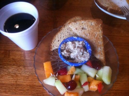 Tuna salad & fruit