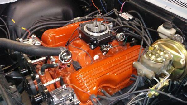 Classic chevy 409 engine with fuel injection kit installed