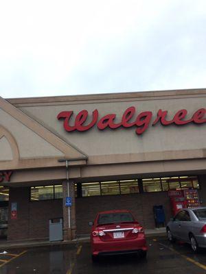 Brockton Walgreens -- 610 Pleasant Street / Route 27, Brockton                 Storefront