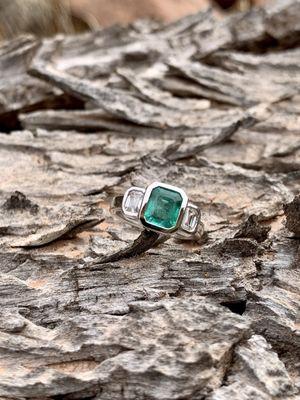 Emerald and diamond trilogy ring