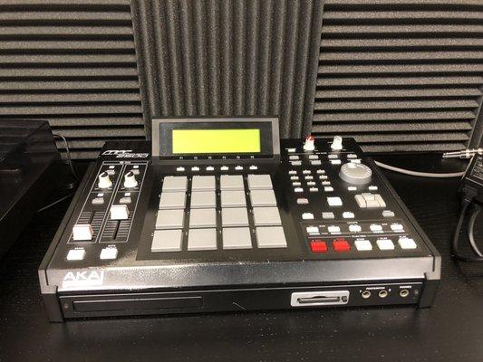 Akai MPC 2500