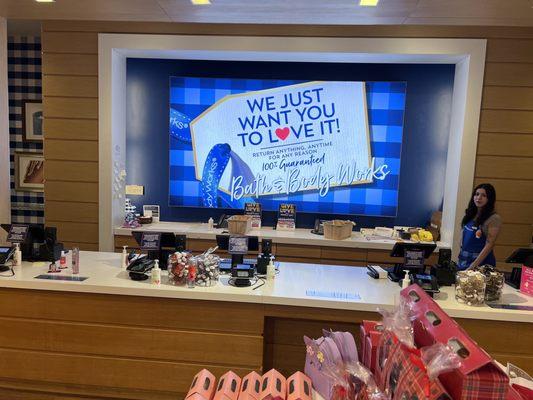 Bath & Body Works located in the Valencia Mall! Fully Stocked Smells Amazing& always Super Clean!