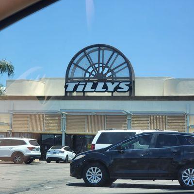 Tillys