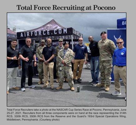 Air Force recruiting team in the pocono