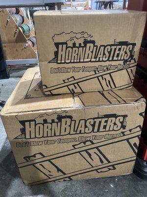 Horn Blaster's train horn set