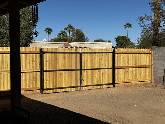 Universal Fence & Gates