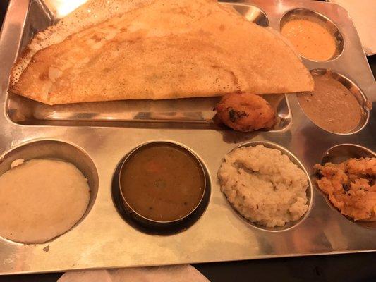 Breakfast of Champions--masala dosa with coconut chutney, peanut chutney, and plenty of other sides!