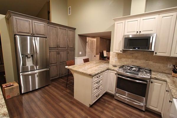 2015 Kitchen Remodel w/ Starmark Cabinets.  Pantry: Old World finish effect, stain: Slate w/ Chocolate Glaze.  Main kitch: Villa Marshmallow