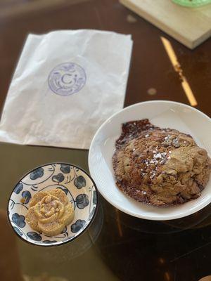 Rose cookie and lava chocolate chip cookie