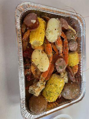 Simple platter wit shrimp and crawdads