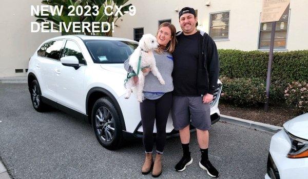 This Okuma customer leased a 2023 Mazda CX-9 Touring AWD SUV, in Snowflake white Pearl and had Zina handle her lease return. No fee