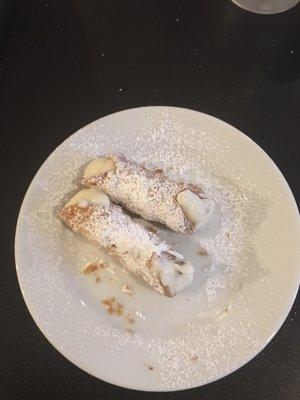 Cannoli x 2 (They fill them when you order them)!