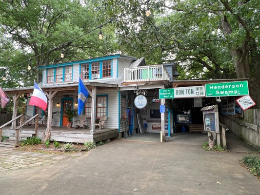 Blue Moon Saloon and Guest House