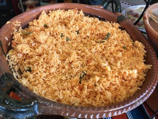 Cazuela de arroz sabor bien mexicano